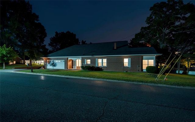 1261 Enota Avenue NE, Gainesville, GA 30501