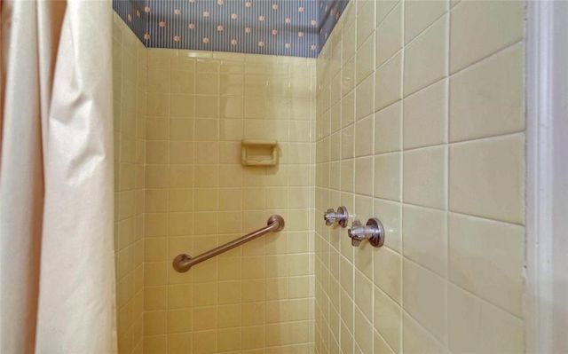 1261 Enota Avenue NE, Gainesville, GA 30501