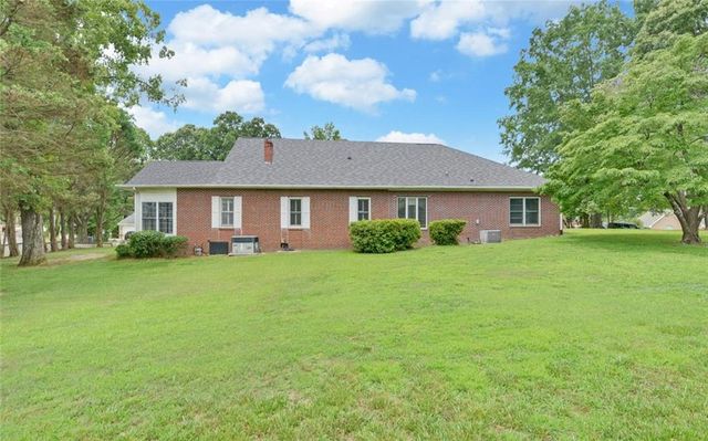 1261 Enota Avenue NE, Gainesville, GA 30501
