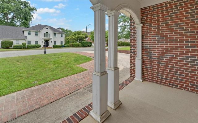 1261 Enota Avenue NE, Gainesville, GA 30501