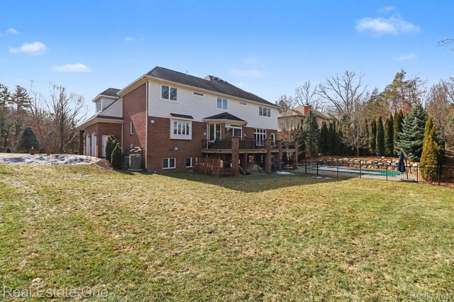 960 Hill Hollow Lane, Milford Charter Township, MI 48381