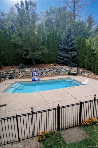 960 Hill Hollow Lane, Milford Charter Township, MI 48381