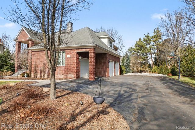 960 Hill Hollow Lane, Milford Charter Township, MI 48381