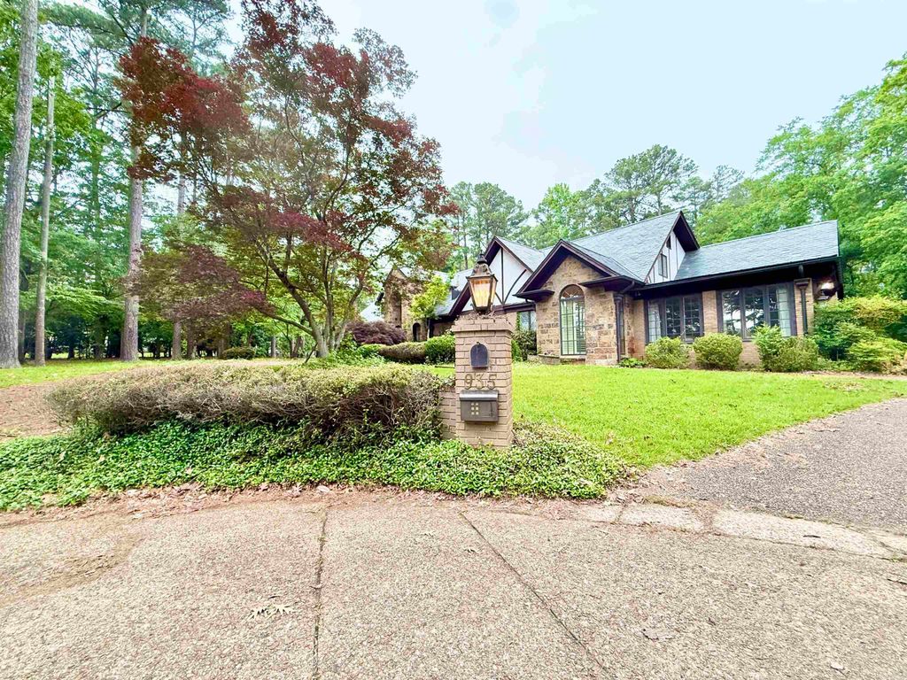 935 Brookridge Drive, Camden, AR 71701