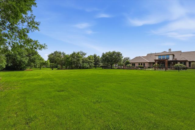 105 Bee Caves Road, Lucas, TX 75002