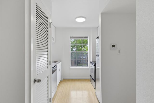 300 Crockett ST 315, Austin, TX 78704