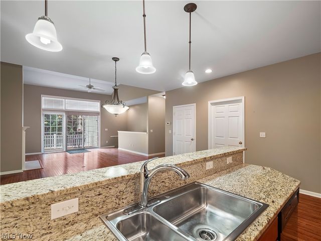 20 Somerset Drive, Rocky River, OH 44116