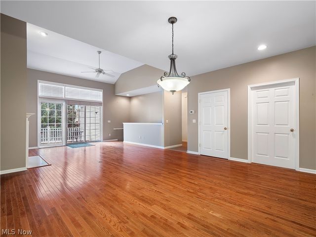 20 Somerset Drive, Rocky River, OH 44116