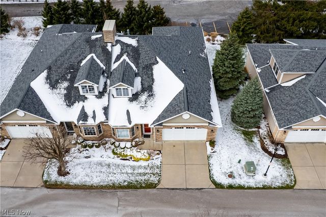 20 Somerset Drive, Rocky River, OH 44116