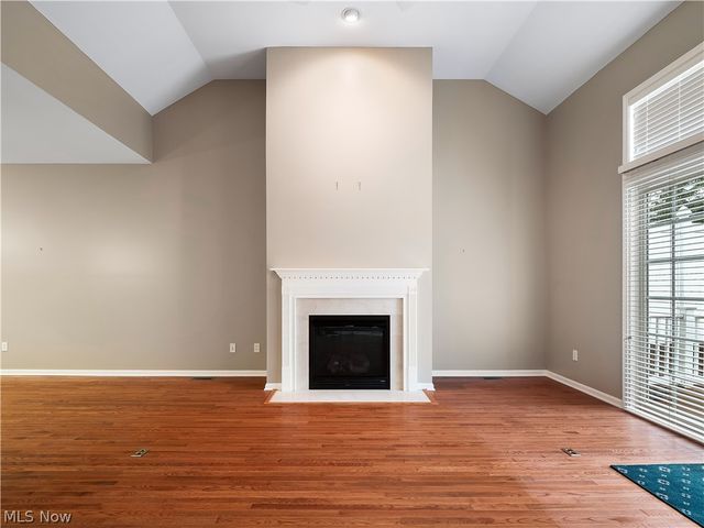 20 Somerset Drive, Rocky River, OH 44116