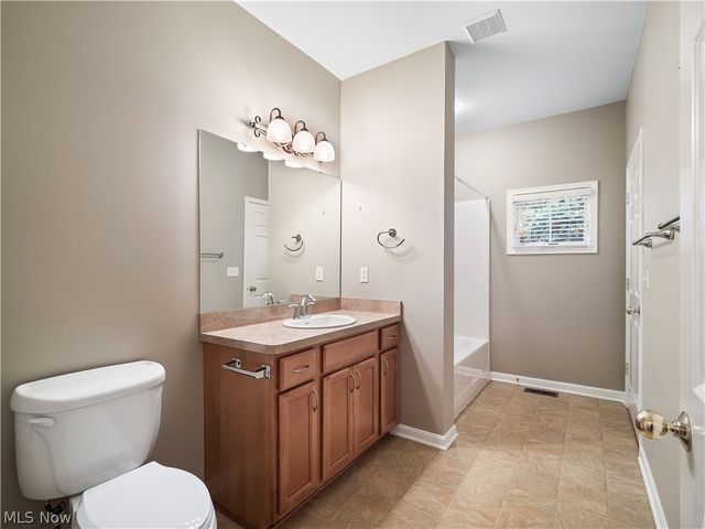 20 Somerset Drive, Rocky River, OH 44116