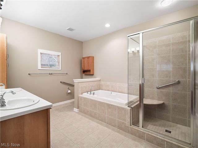 20 Somerset Drive, Rocky River, OH 44116