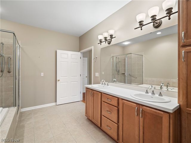 20 Somerset Drive, Rocky River, OH 44116