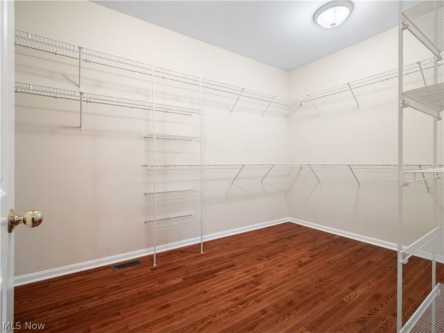 20 Somerset Drive, Rocky River, OH 44116