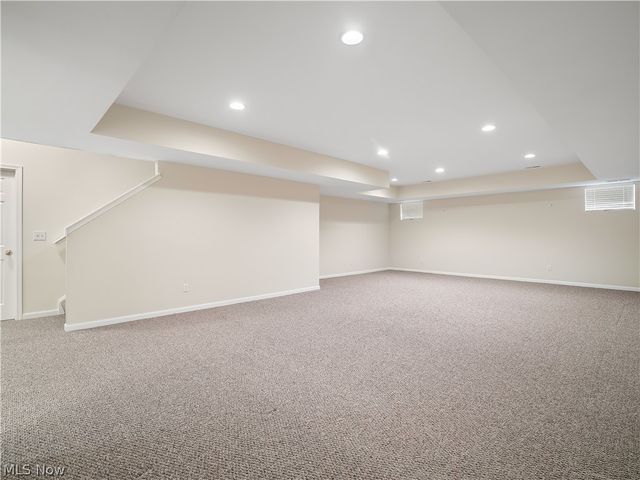 20 Somerset Drive, Rocky River, OH 44116