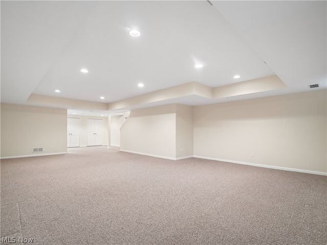 20 Somerset Drive, Rocky River, OH 44116