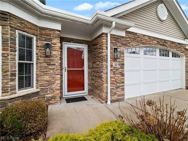 20 Somerset Drive, Rocky River, OH 44116