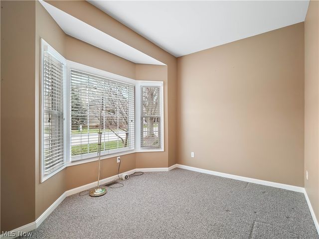 20 Somerset Drive, Rocky River, OH 44116