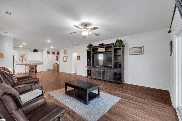 2 Nimitz Street, Greenville, SC 29609