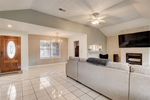 9910 Willmont Road, La Porte, TX 77571