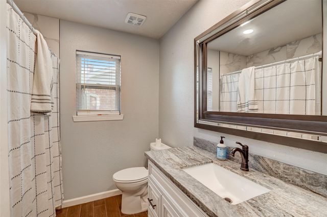 9910 Willmont Road, La Porte, TX 77571