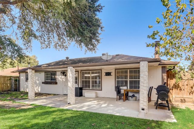9910 Willmont Road, La Porte, TX 77571