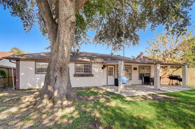 9910 Willmont Road, La Porte, TX 77571