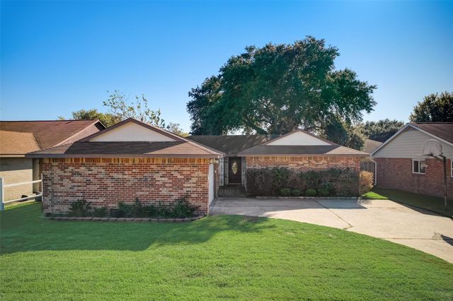 9910 Willmont Road, La Porte, TX 77571