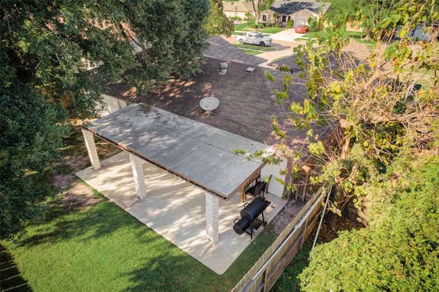 9910 Willmont Road, La Porte, TX 77571