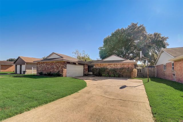 9910 Willmont Road, La Porte, TX 77571
