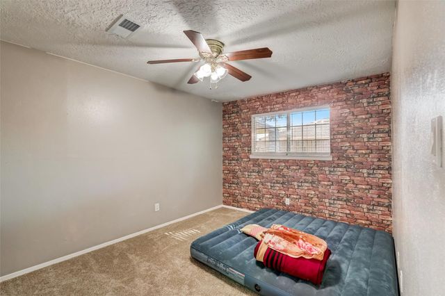 9910 Willmont Road, La Porte, TX 77571
