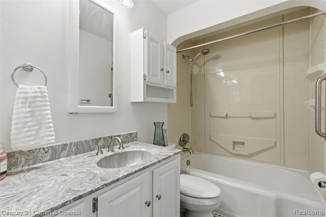 2729 Thomas Avenue, Berkley, MI 48072