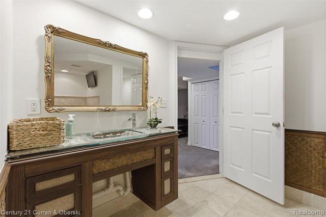 2729 Thomas Avenue, Berkley, MI 48072