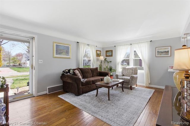 2729 Thomas Avenue, Berkley, MI 48072