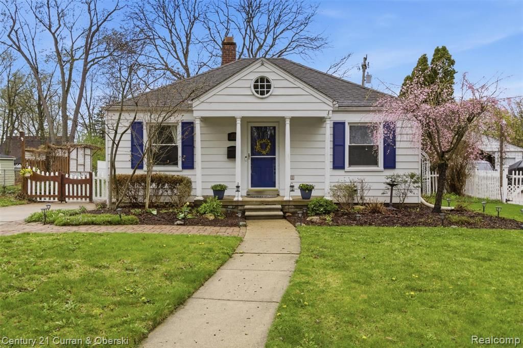 2729 Thomas Avenue, Berkley, MI 48072