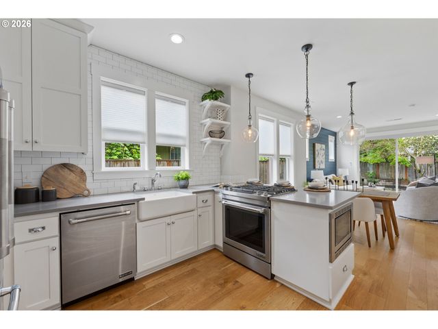 5437 Ne 37TH Ave, Portland, OR 97211