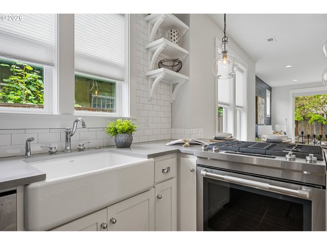 5437 Ne 37TH Ave, Portland, OR 97211