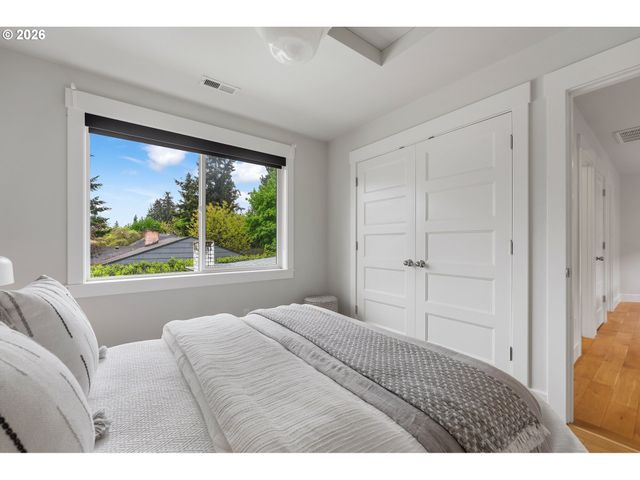 5437 Ne 37TH Ave, Portland, OR 97211