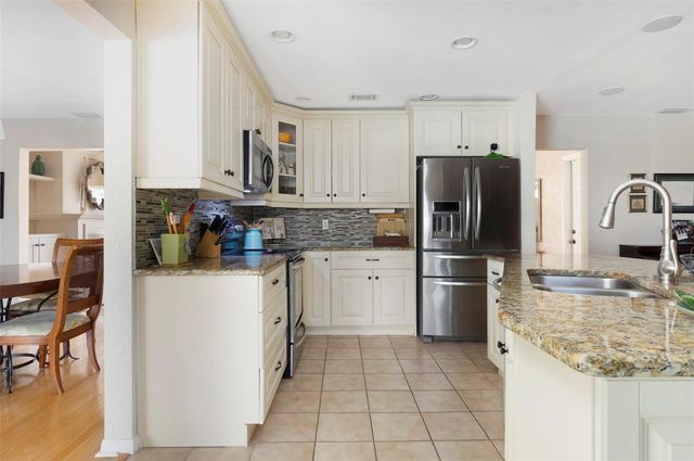 1845 72ND AVENUE NE, St Petersburg, FL 33702