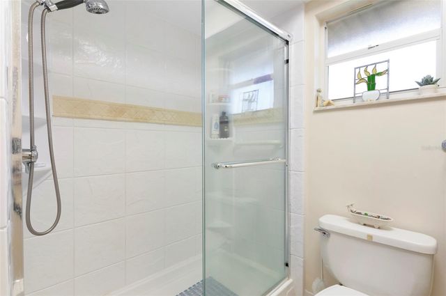 1845 72ND AVENUE NE, St Petersburg, FL 33702