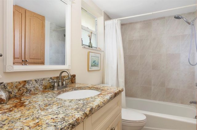 1845 72ND AVENUE NE, St Petersburg, FL 33702