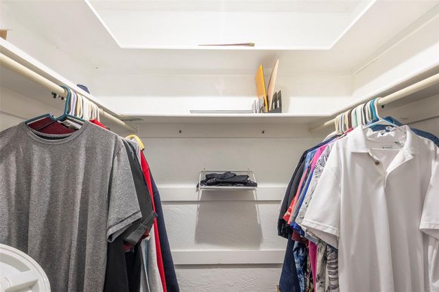 1845 72ND AVENUE NE, St Petersburg, FL 33702