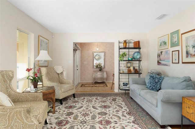 1845 72ND AVENUE NE, St Petersburg, FL 33702