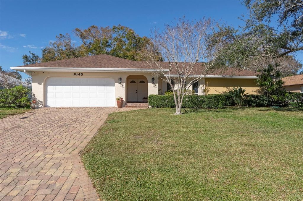 Image 1 of property listing at 1845 72ND AVENUE NE, St Petersburg, FL 33702