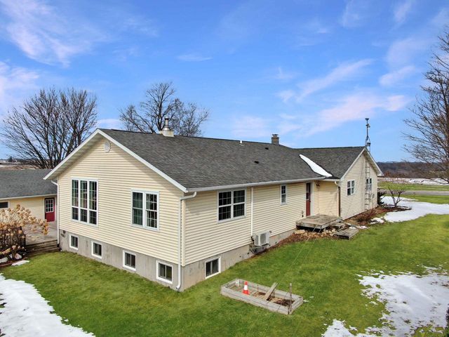 16433 State Highway 27, Ferryville, WI 54628