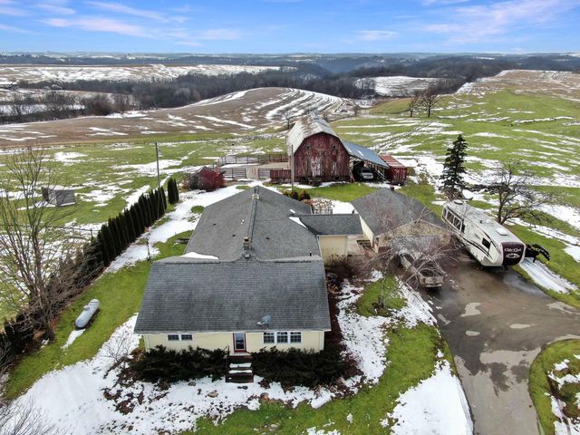 16433 State Highway 27, Ferryville, WI 54628