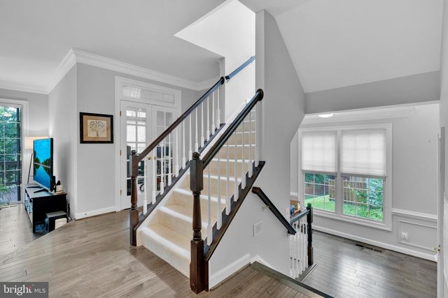 9548 LAGERSFIELD CIR, Vienna, VA 22181