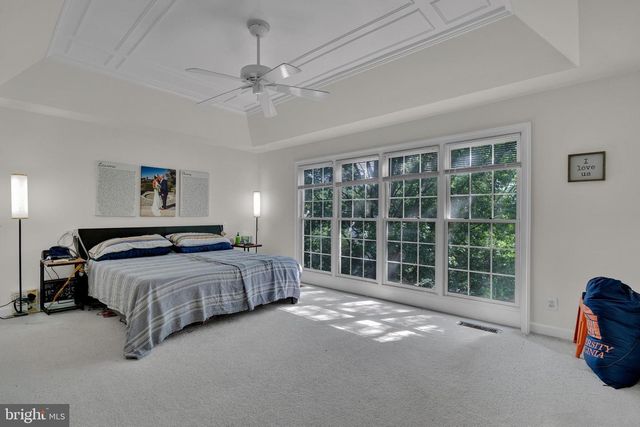9548 LAGERSFIELD CIR, Vienna, VA 22181