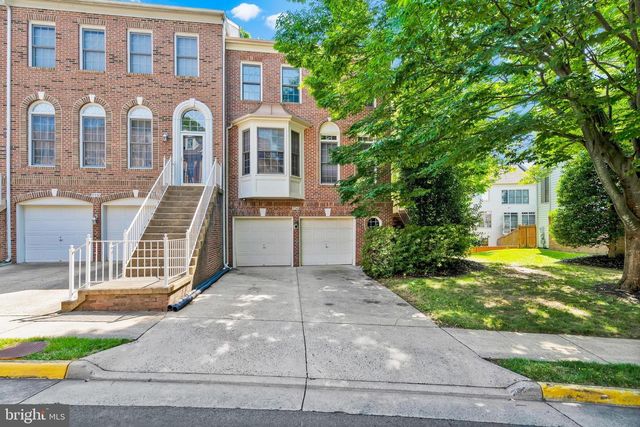 9548 LAGERSFIELD CIR, Vienna, VA 22181
