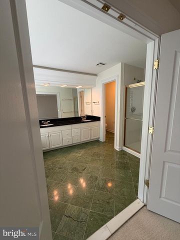 9548 LAGERSFIELD CIR, Vienna, VA 22181